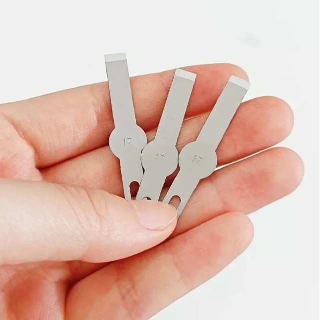 23-Piece IC Chip & iPhone Back Glass Removal Blade Kit – Metal Handle, Thin Blades & No.17 Blades - Image 6